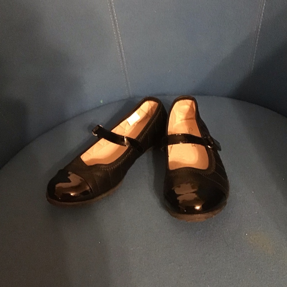 Girl’s Dress Shoes
